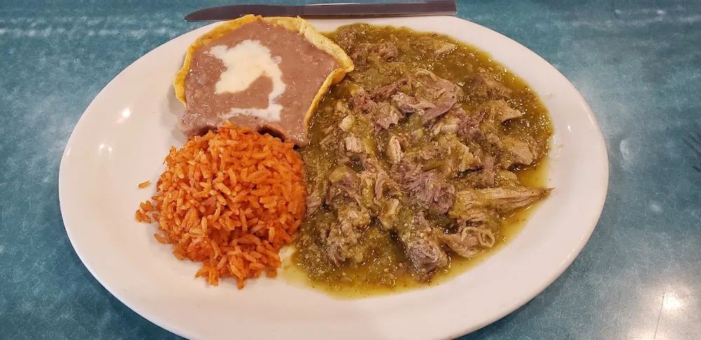 Arroz Y Frijoles Refritos Con Chile Verde
